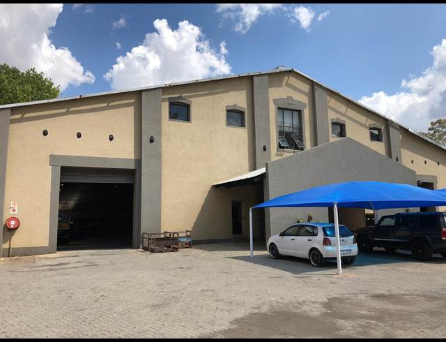 1,260M² WAREHOUSE TO LET IN ANDERBOLT