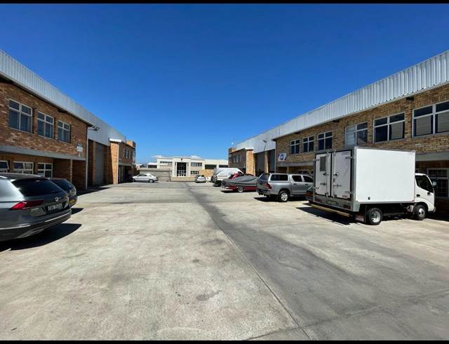 362M² WAREHOUSE TO LET IN STIKLAND INDUSTRIAL