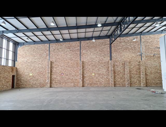 875M² WAREHOUSE TO LET IN NORTH RIDING