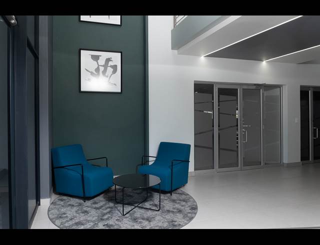 612M² OFFICE TO LET IN VORNA VALLEY