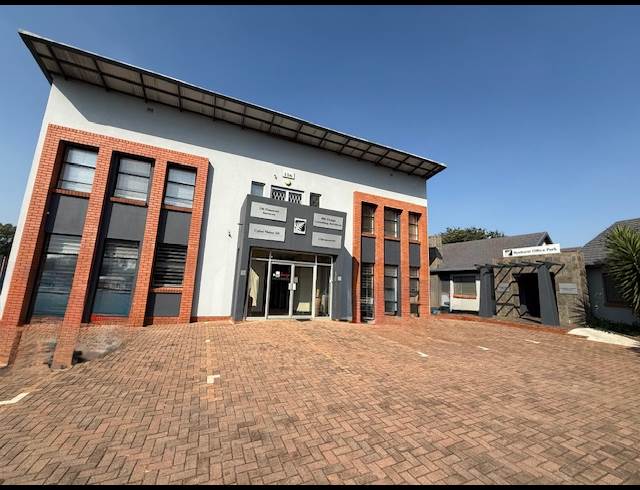 100M² BUSINESS CENTRE TO LET IN RYNFIELD