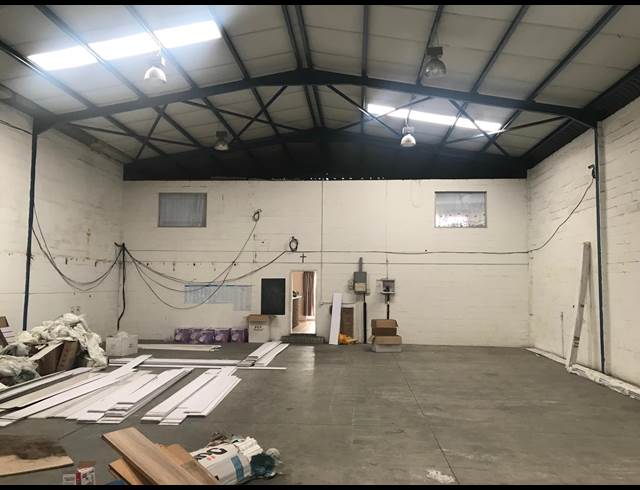 420M² WAREHOUSE RENTED IN STIKLAND