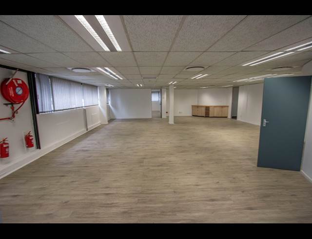 1,578M² OFFICE TO LET IN HALFWAY HOUSE