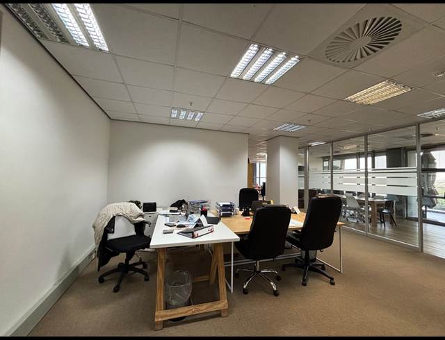 264M² OFFICE TO LET IN UMHLANGA RIDGE
