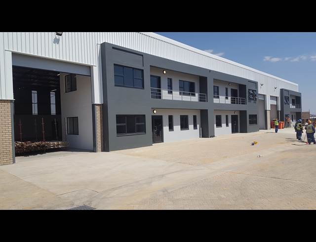 501M² WAREHOUSE TO LET IN LONGLAKE