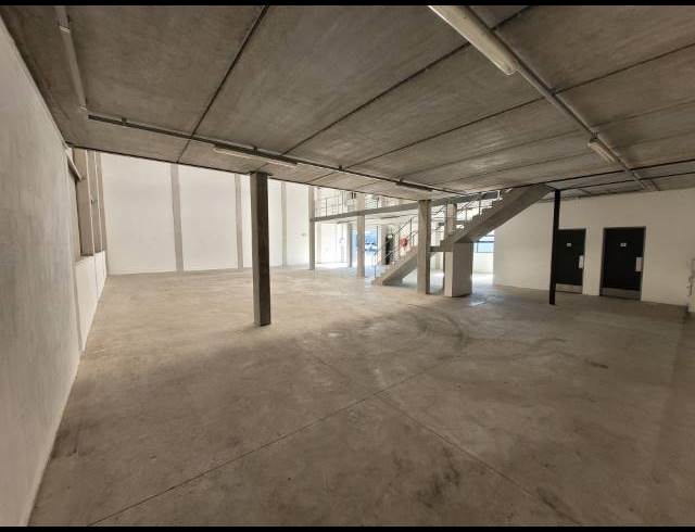 517M² WAREHOUSE TO LET IN STIKLAND INDUSTRIAL