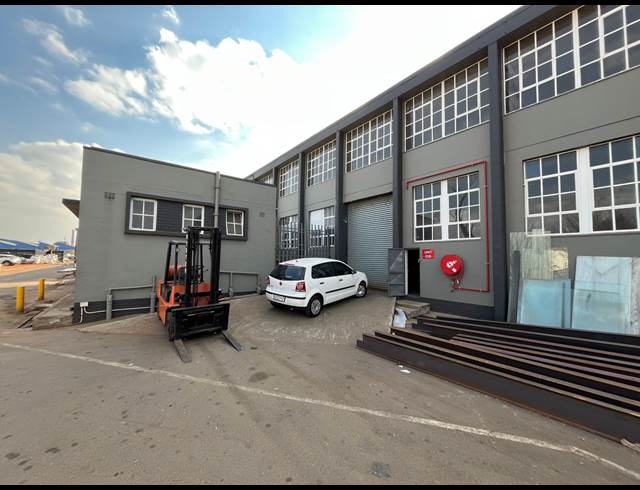 271M² WAREHOUSE TO LET IN NEW ERA