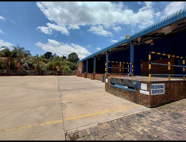 1,848M² WAREHOUSE TO LET IN POMONA