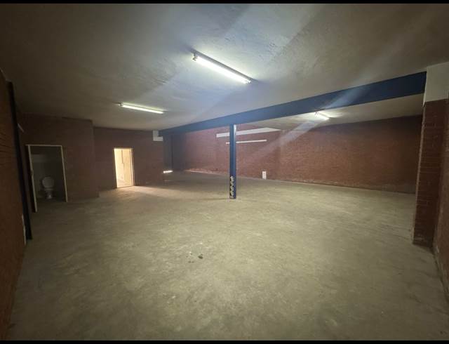 287M² WAREHOUSE TO LET IN CROWN