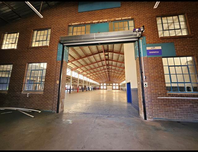 3,992M² WAREHOUSE TO LET IN ROSSLYN