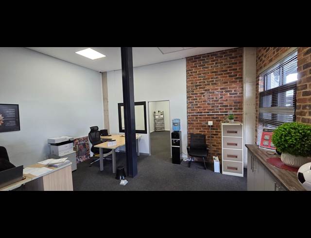 450M² WAREHOUSE TO LET IN RIVERSIDE PARK