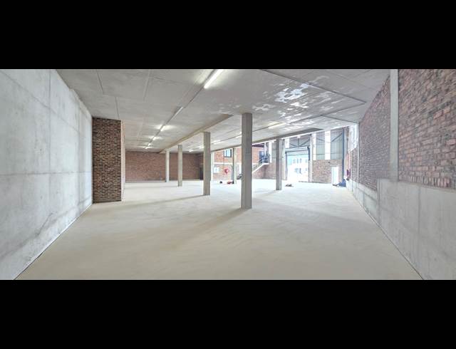 693M² WAREHOUSE TO LET IN LANSERIA