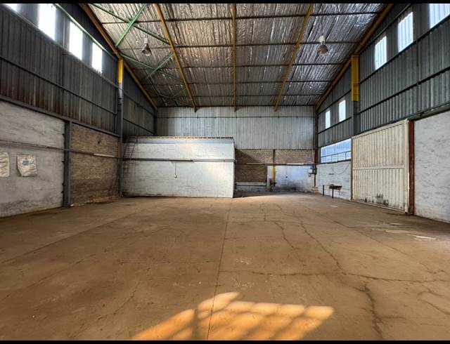349M² WAREHOUSE TO LET IN MANUFACTA