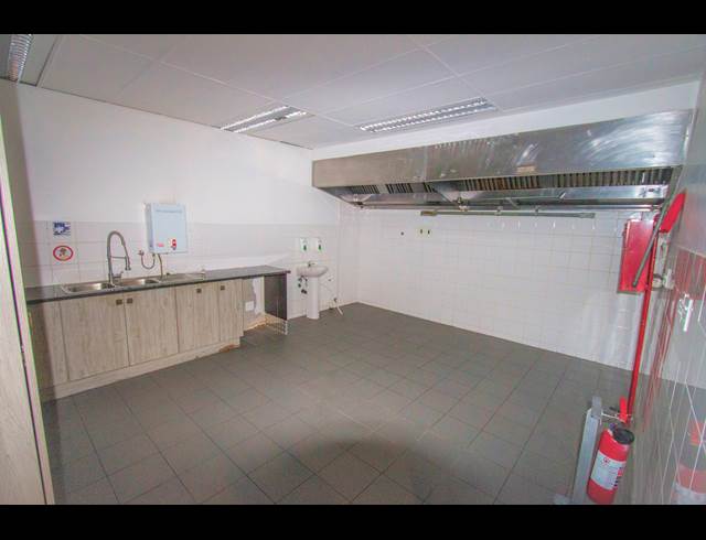 2,000M² OFFICE TO LET IN ROSEBANK