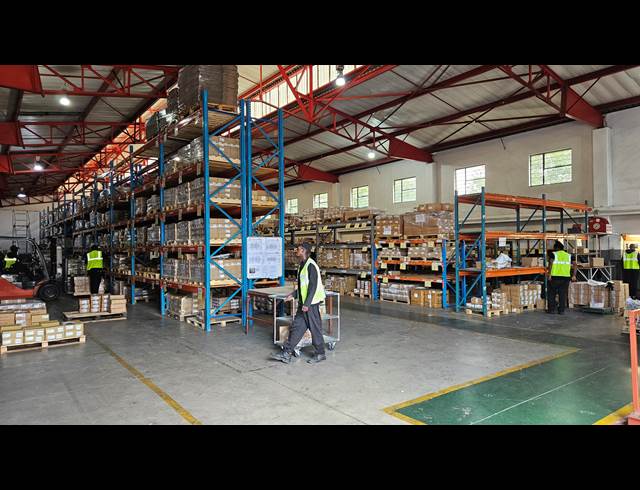 1,146M² WAREHOUSE TO LET IN JET PARK