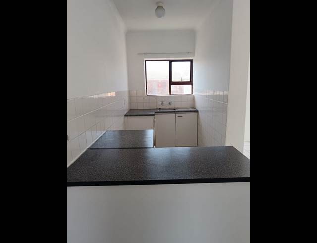 1 BEDROOM PROPERTY TO RENT IN WINDSOR PARK
