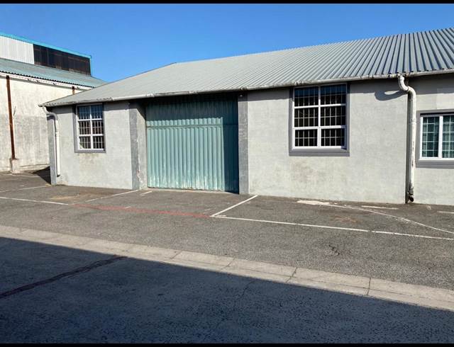 422M² WAREHOUSE TO LET IN WETTON