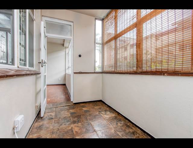 2 BEDROOM APARTMENT TO LET IN ROSEBANK