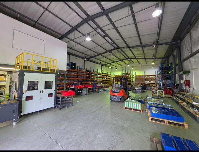 474M² WAREHOUSE TO LET IN SOMERSET WEST CENTRAL