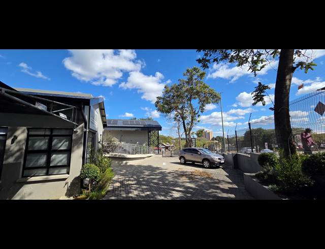 122M² OFFICE TO LET IN SONHEUWEL