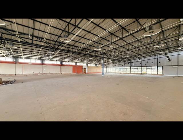 1,400M² WAREHOUSE TO LET IN ROSSLYN