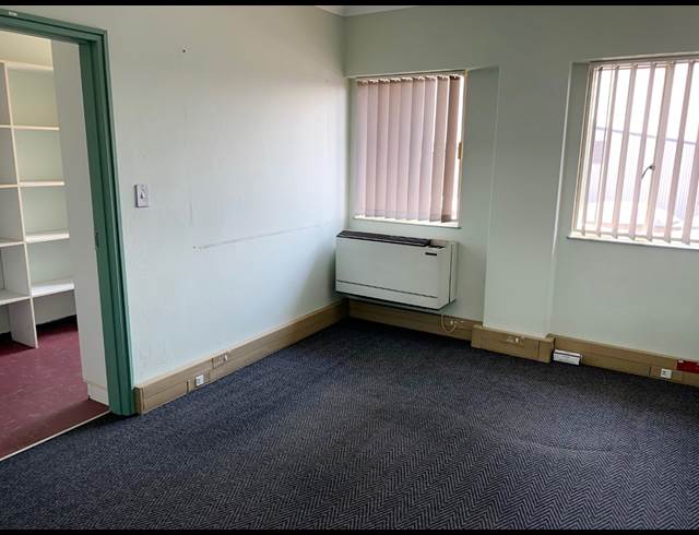 1,177M² OFFICE TO LET IN SPARTAN