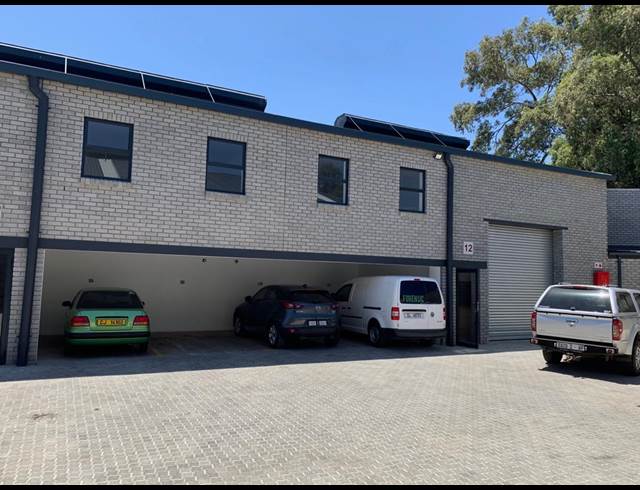 247M² WAREHOUSE TO LET IN CHARLESTON HILL