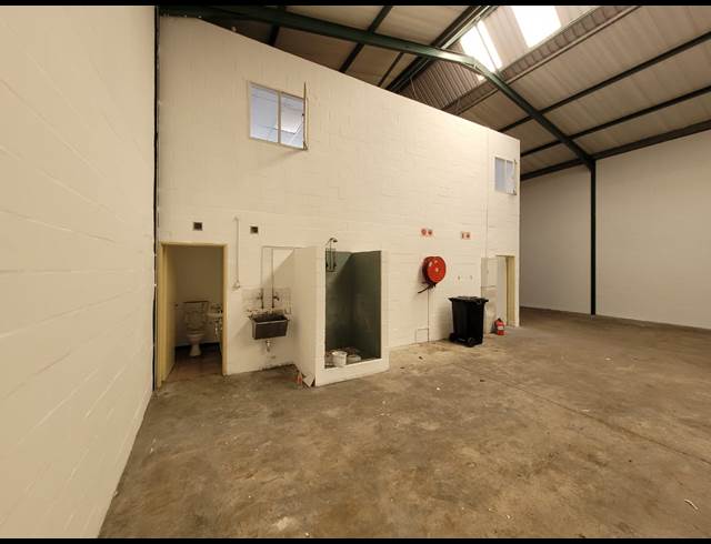 330M² WAREHOUSE TO LET IN KILLARNEY GARDENS
