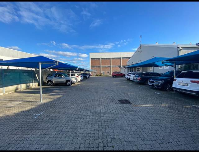600M² RETAIL TO LET IN PAARDEN EILAND