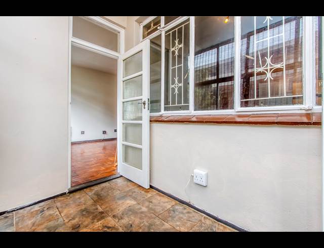 2 BEDROOM APARTMENT TO LET IN ROSEBANK