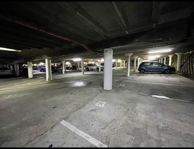 827M² OFFICE TO LET IN GARDENS