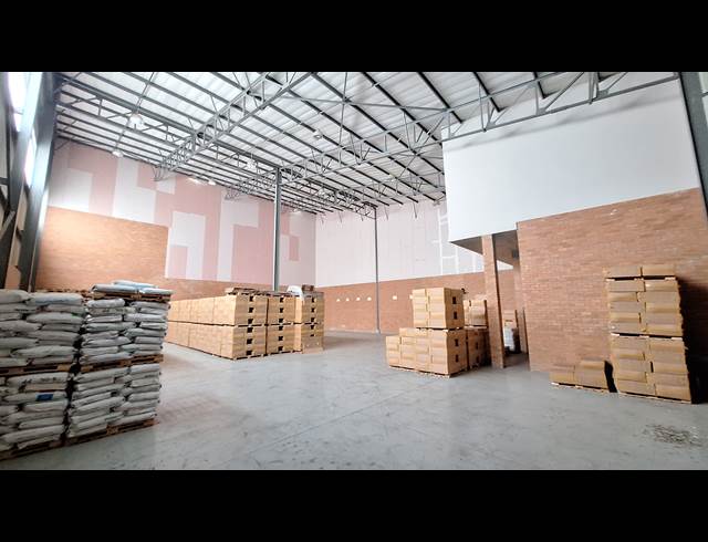 1,378M² FACTORY TO LET IN COSMO BUSINESS PARK
