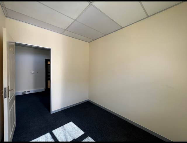 125M² OFFICE TO LET IN HIGHVELD