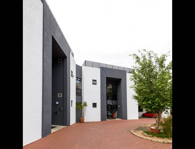 330M² OFFICE TO LET IN DAWNCLIFFE