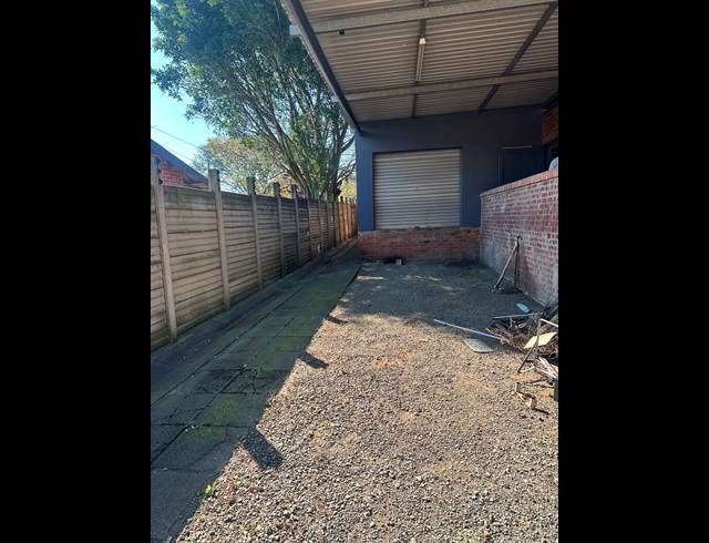 800M² WAREHOUSE TO LET IN MASONS MILL