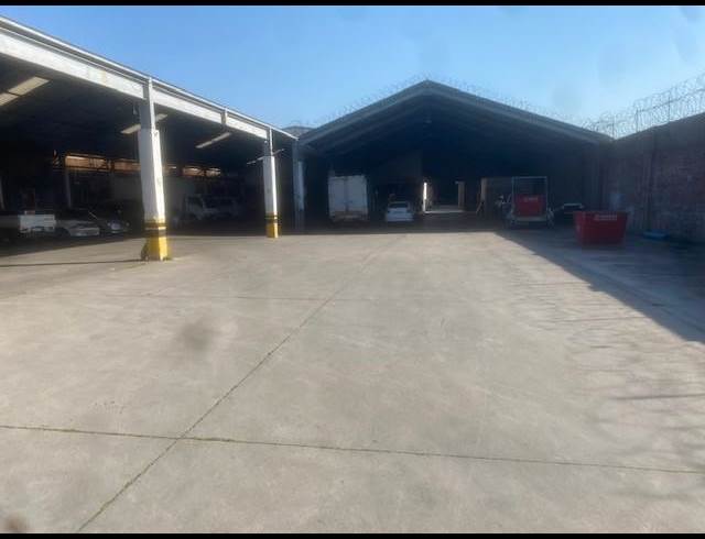 240M² WAREHOUSE TO LET IN LANSDOWNE