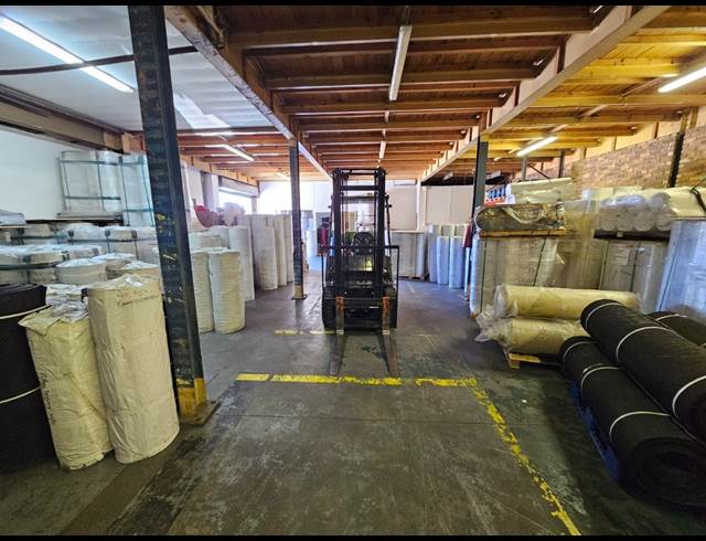 260M² FACTORY TO LET IN BOKSBURG EAST