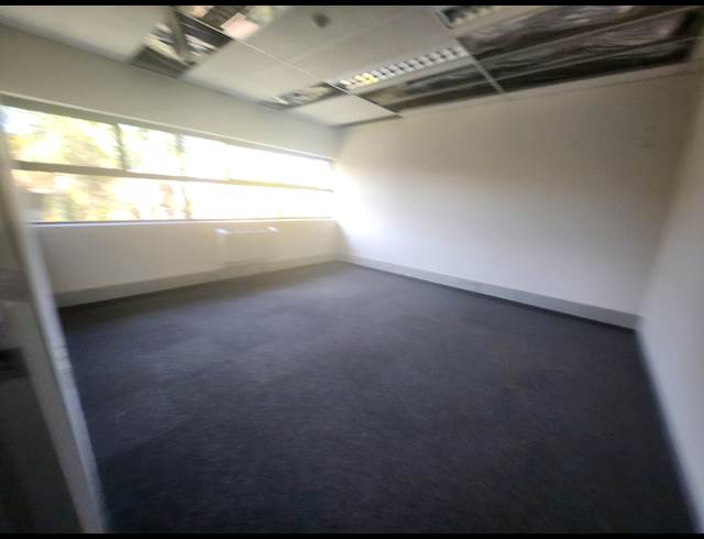 1,153M² OFFICE TO LET IN RANDJESPARK