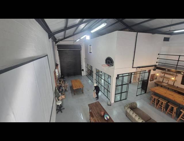 281M² WAREHOUSE TO LET IN WESTLAKE