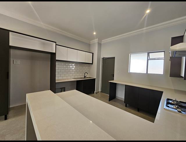 3 BEDROOM APARTMENT TO LET IN BRYANSTON