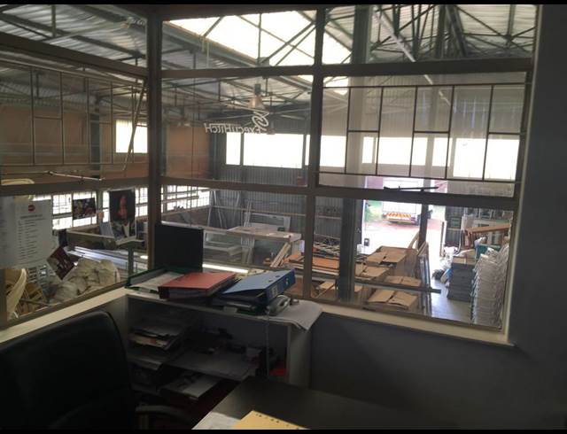 1,000M² WAREHOUSE RENTED IN WALTLOO