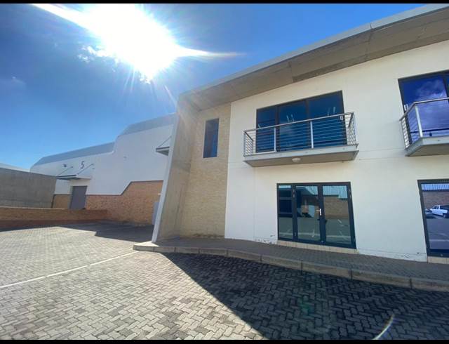 677M² WAREHOUSE TO LET IN LINBRO PARK
