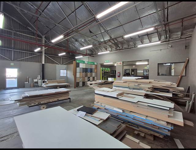 992M² WAREHOUSE TO LET IN CHISELHURST