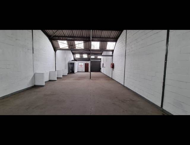 340M² WAREHOUSE TO LET IN AIRPORT INDUSTRIA