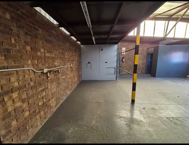 170M² WAREHOUSE TO LET IN WADEVILLE