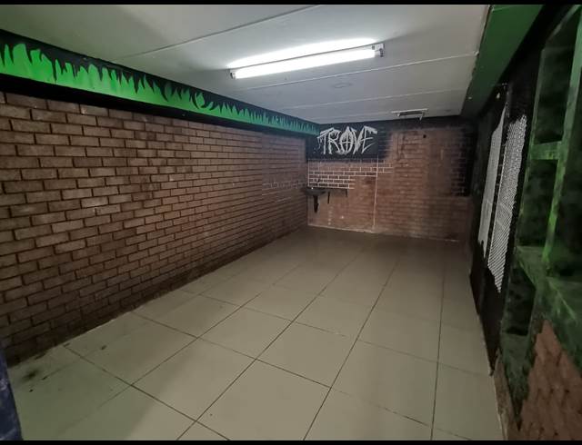 36.30M² RETAIL TO LET IN VALHALLA