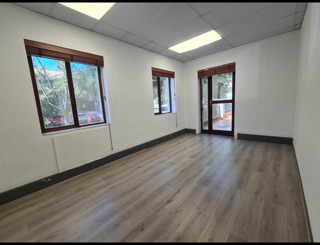 224M² OFFICE TO LET IN VORNA VALLEY