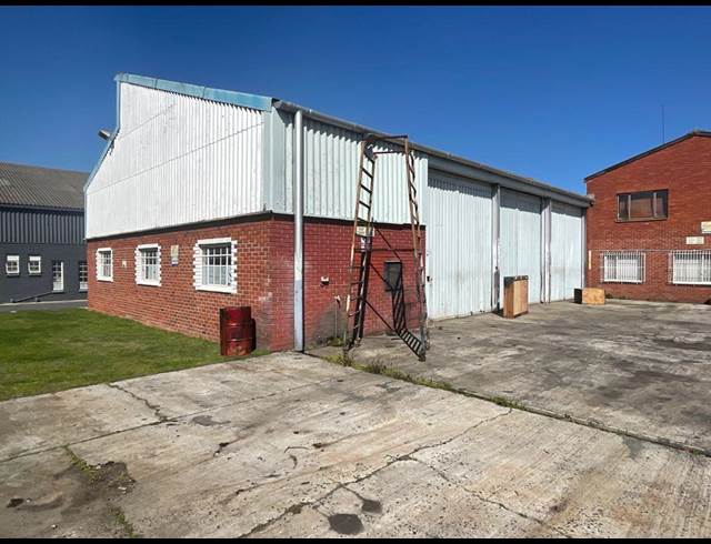 320M² WAREHOUSE RENTED IN STIKLAND INDUSTRIAL