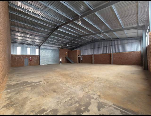 500M² WAREHOUSE TO LET IN BRENTWOOD PARK