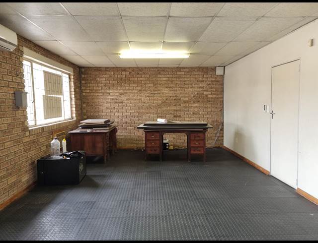 100M² OFFICE TO LET IN NELSPRUIT INDUSTRIAL